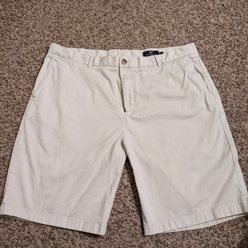 Vineyard Vines shorts